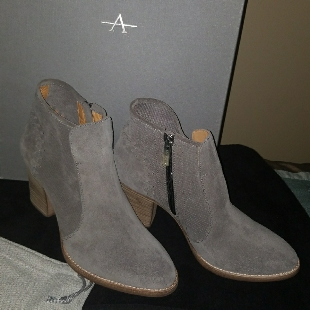 Aquatalia Grey Suede Ankle Boots